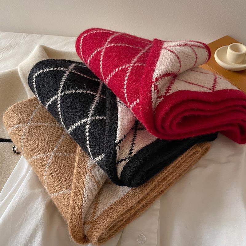 Rhombus plaid wool scarf women's winter warm long knitted two-color versatile scarf student couple