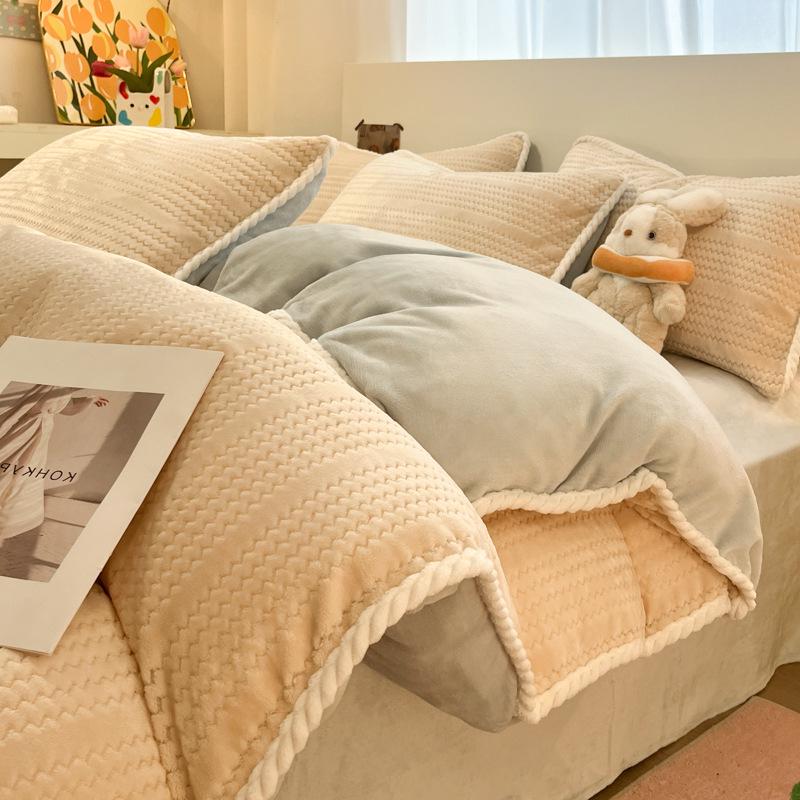 Thickened Jacquard Milk Fleece Winter Bedding Set - Flannel Coral Fleece Duvet Cover with Added Fleece Sheet, Dormitory Three-Piece Set