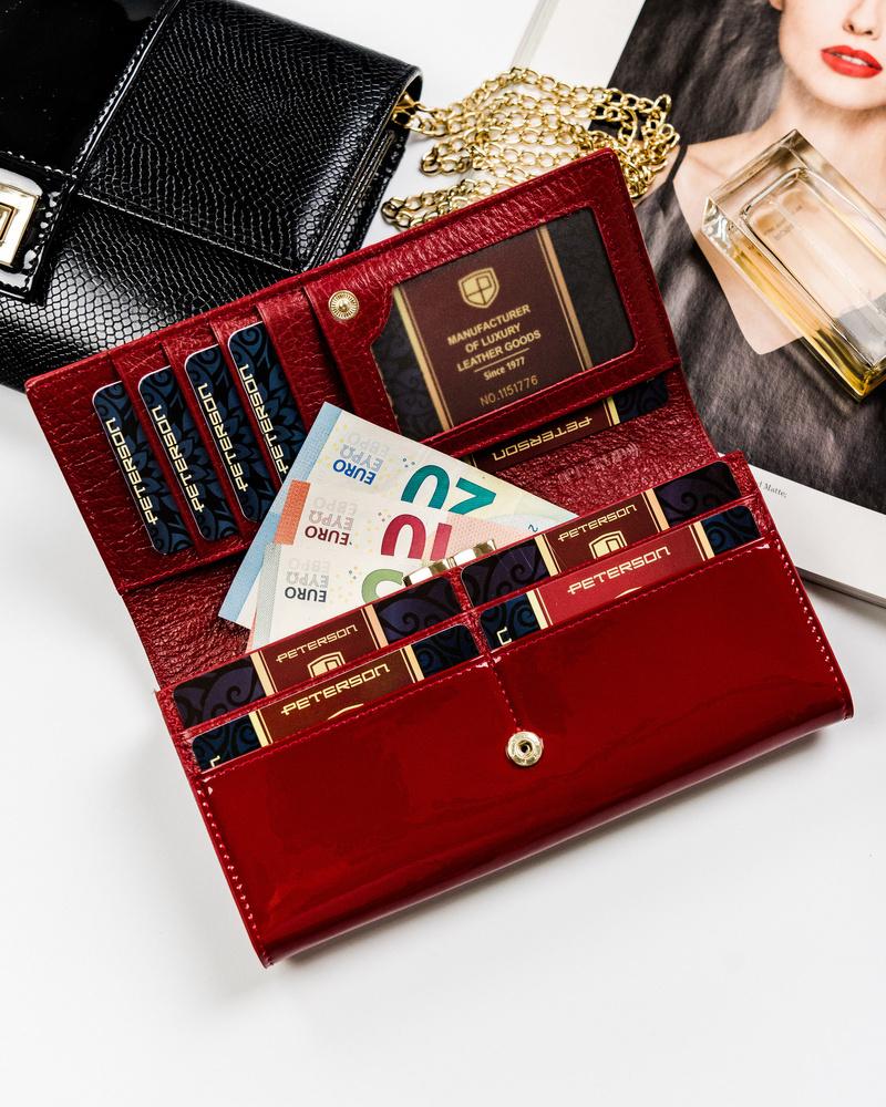 Elegant Women's Wallet with a Snakeskin Pattern - Peterson