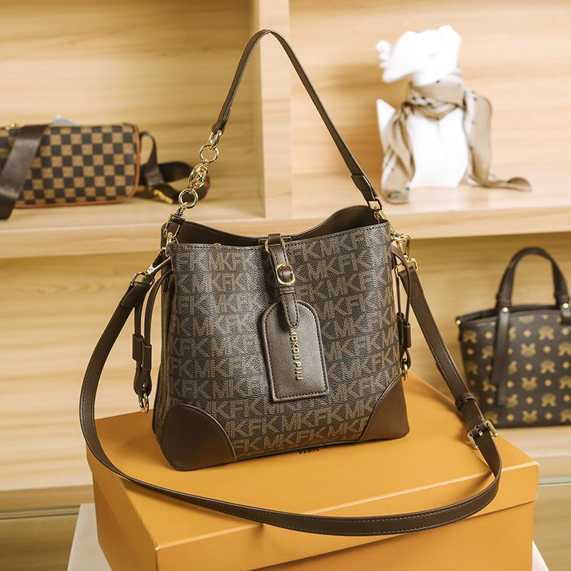 

Весенне-летние женские сумки, премиальные сумки-ведра, ретро сумки-мессенджеры на плечо с принтом букв темно-коричневого