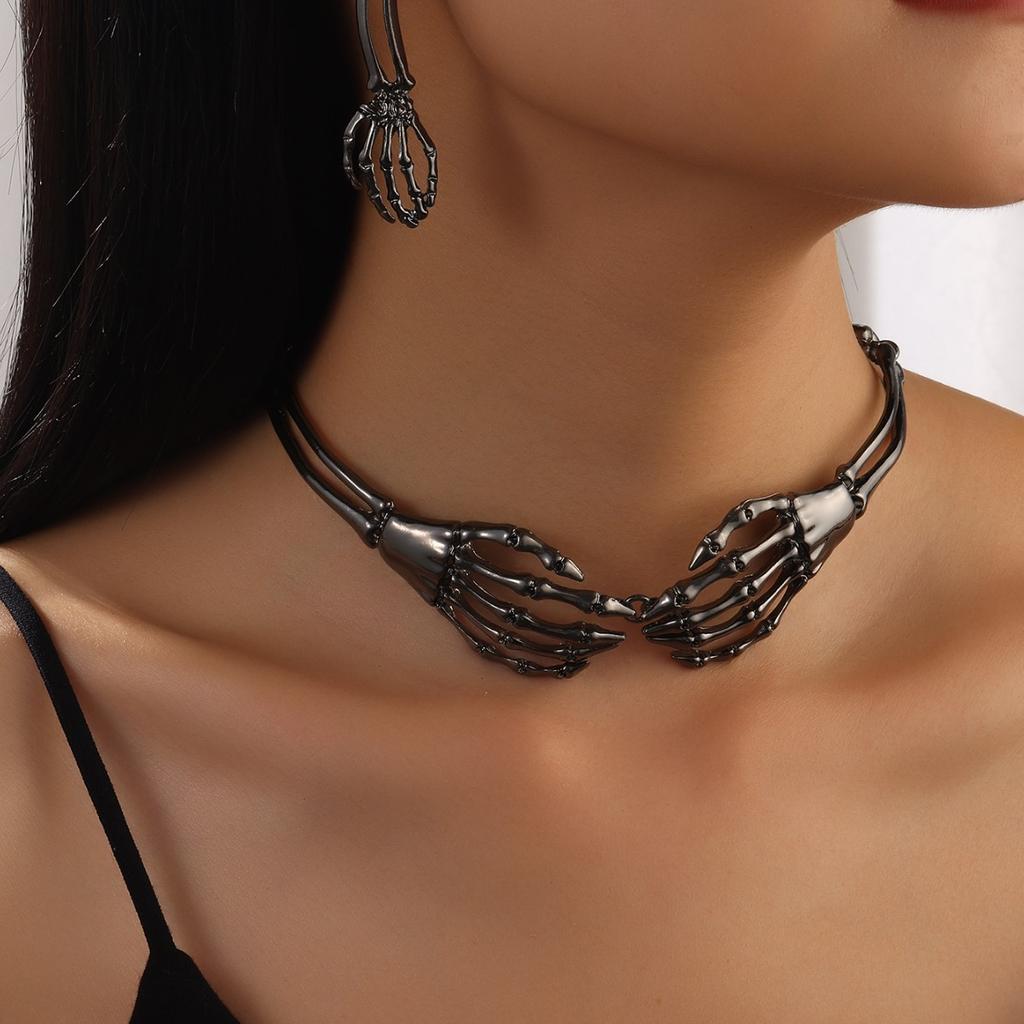 Colar com pingente de garra de caveira de metal simples e elegante para mulheres, ornamento de Halloween