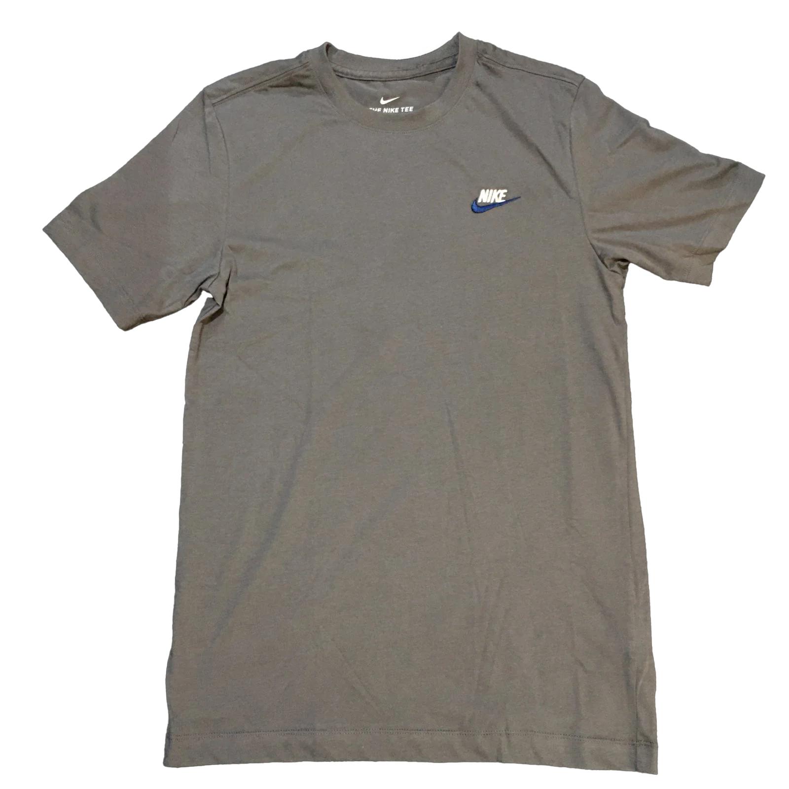 

Nike Essentials Футболка с вышитым логотипом, с круглым вырезом и короткими рукавами, мужская, топы AR4997-022 XS