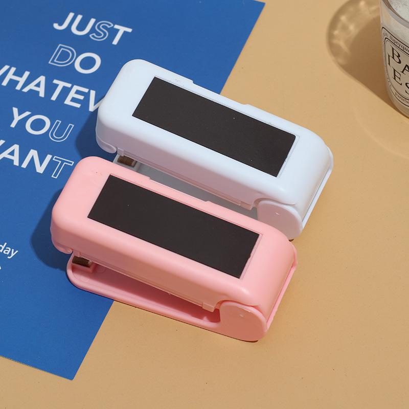 Portable Mini Snack Vacuum Sealer: Compact Plastic Bag Fresh-Keeping Machine