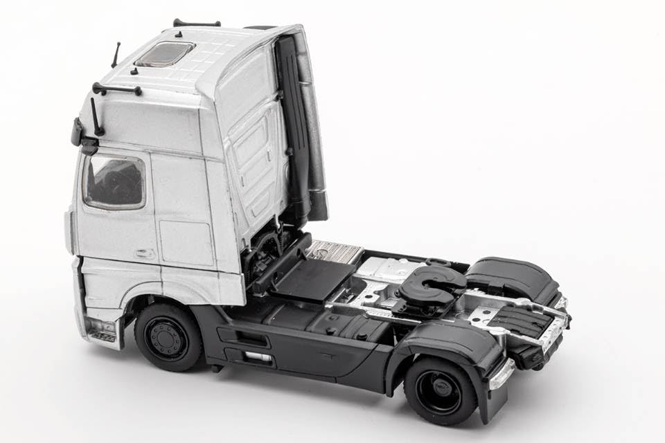Gaincorp Products Actros 2 Silver Finished Product 1/64 Mercedes-Benz - (LHD) -