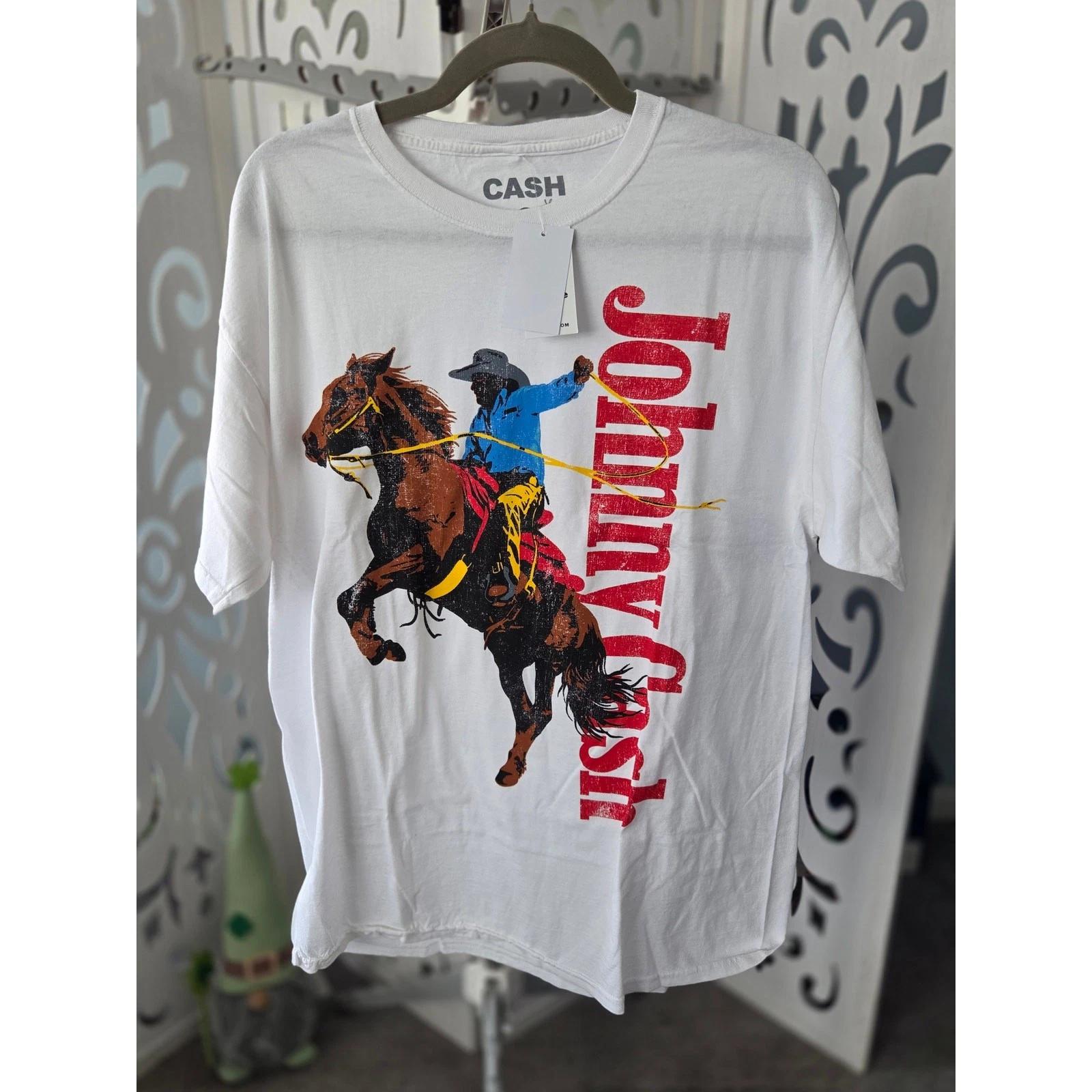 Johnny Cash Western Cowboy Graphic T Shirt NWT Medium Country Music Tee S