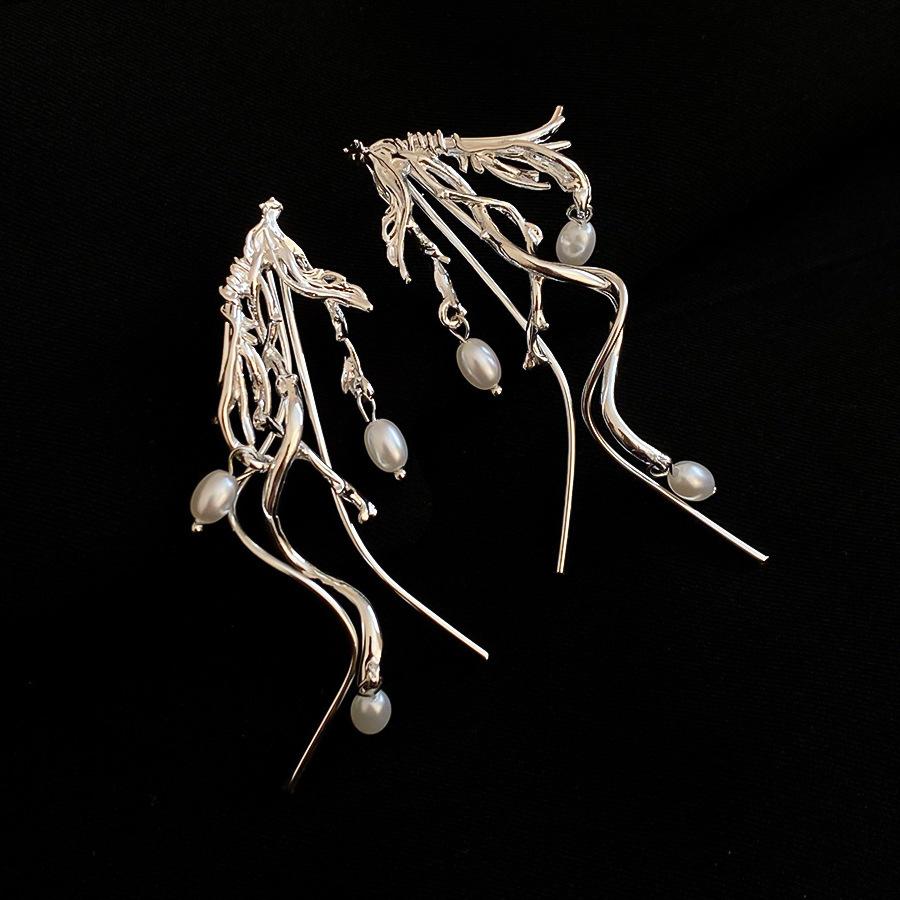 European and American tassel long pearl earrings light luxury high-end stud earrings temperament cold wind trend retro earrings