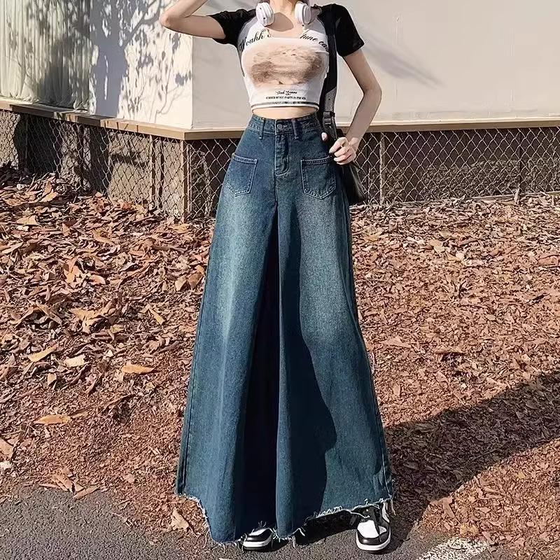 Plus Size Retro Frayed Wide-Leg Denim Skirt for Pear-Shaped Women - High Waist, Slimming Flared Design for Spring and Autumn.
