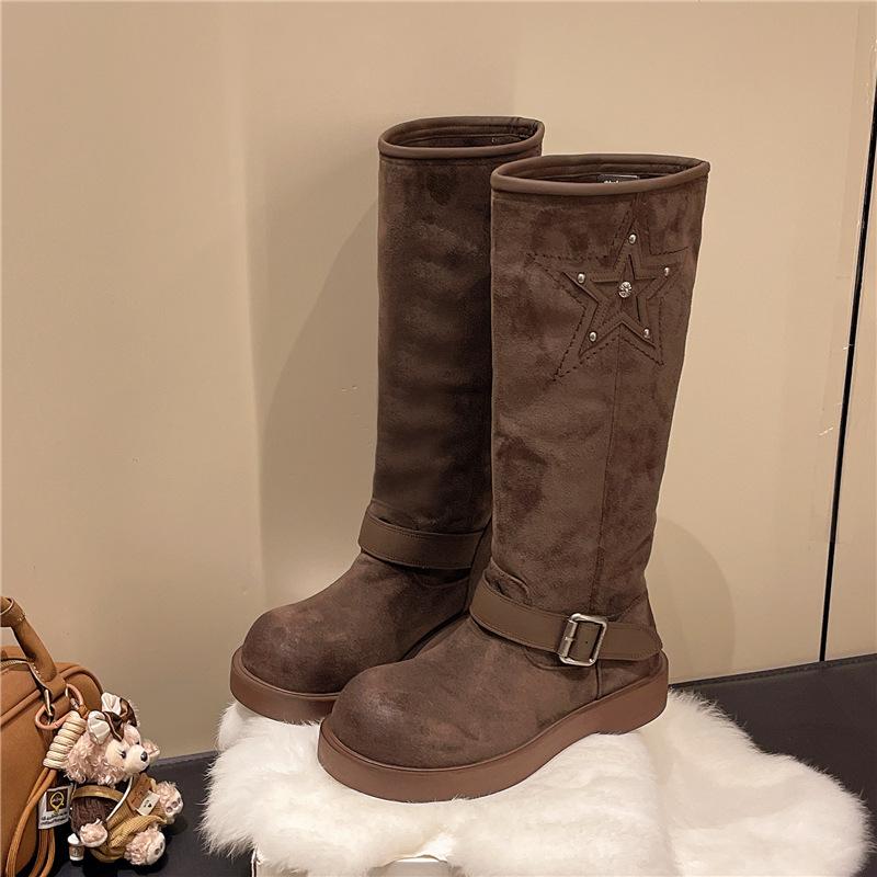 

Retro belt buckle boots women s pentagram rivets new autumn suede round head thick bottom stacked knight boots 40 темно-коричневого