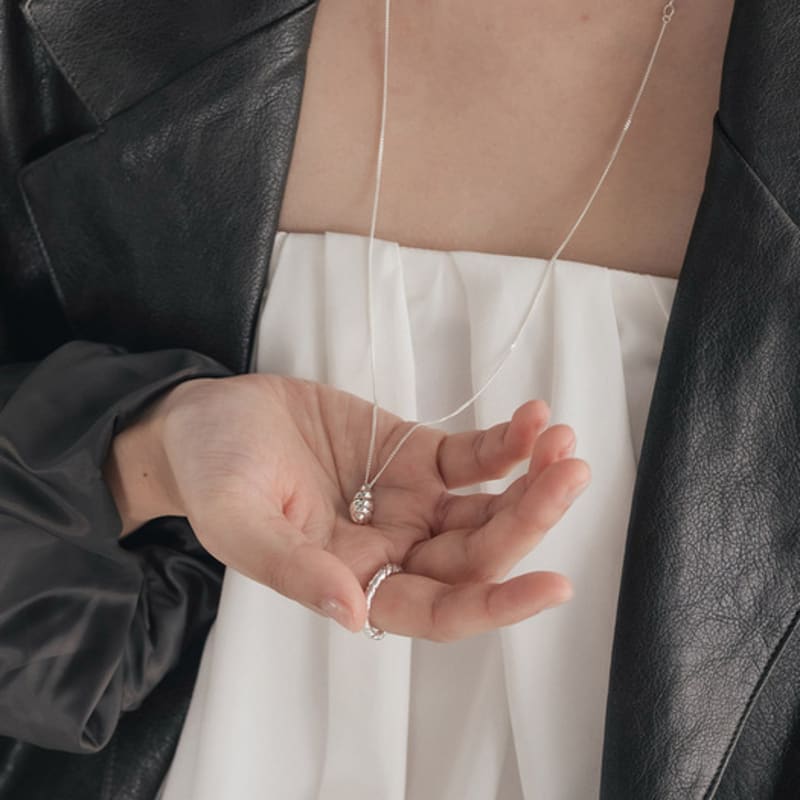 NUDOOR Spiral Necklace