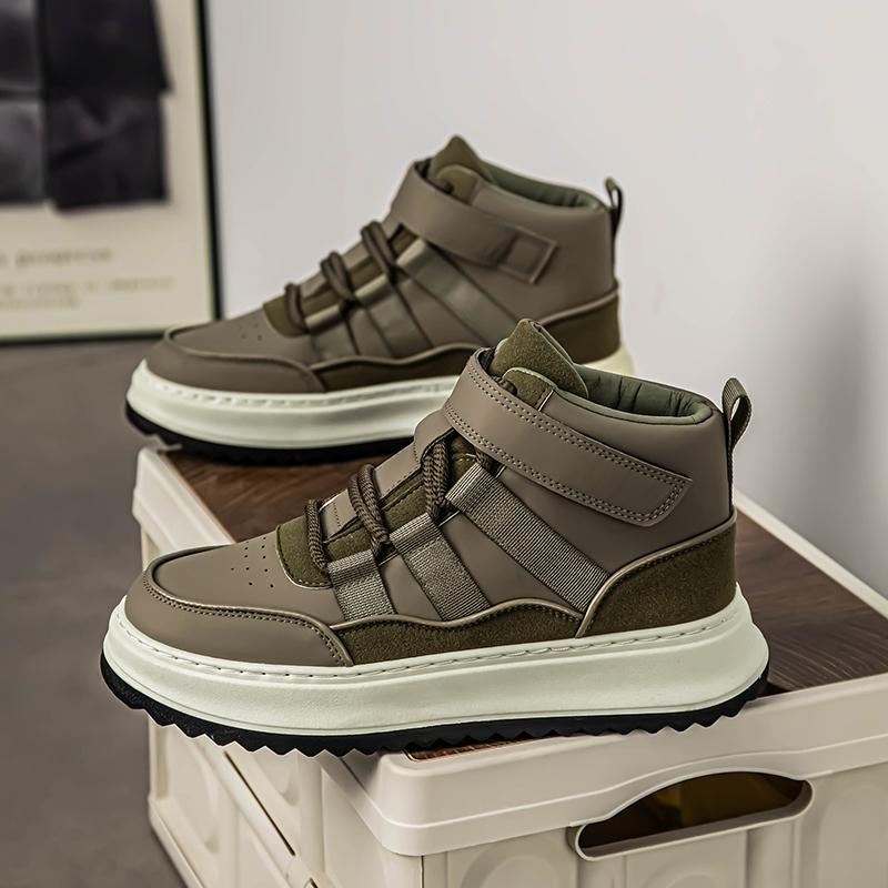 The New Men's Thick-soled High-top Casual Sports Shoes for Spring and Autumn Are Lightweight and Have Soft Soles