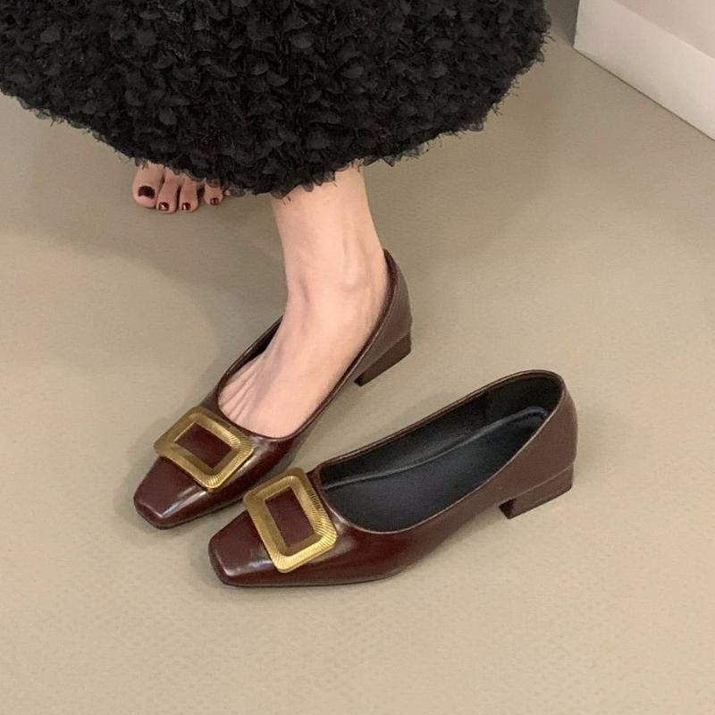 Fashion Women's Spring New Style Metal Designer Leather Waterproof Low Top Shoes 2025 Daily Home Office Shopping Flat Shoes Large Size