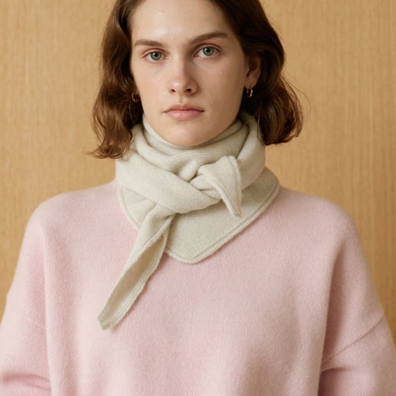 THE RYE Triangle Wool Scarf(Ivory)