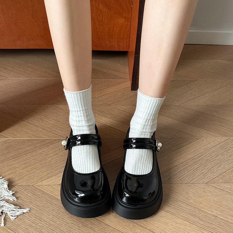 Black muffin platform small leather shoes women's 2025 summer new retro French heightening skirt Mary Jane single shoes