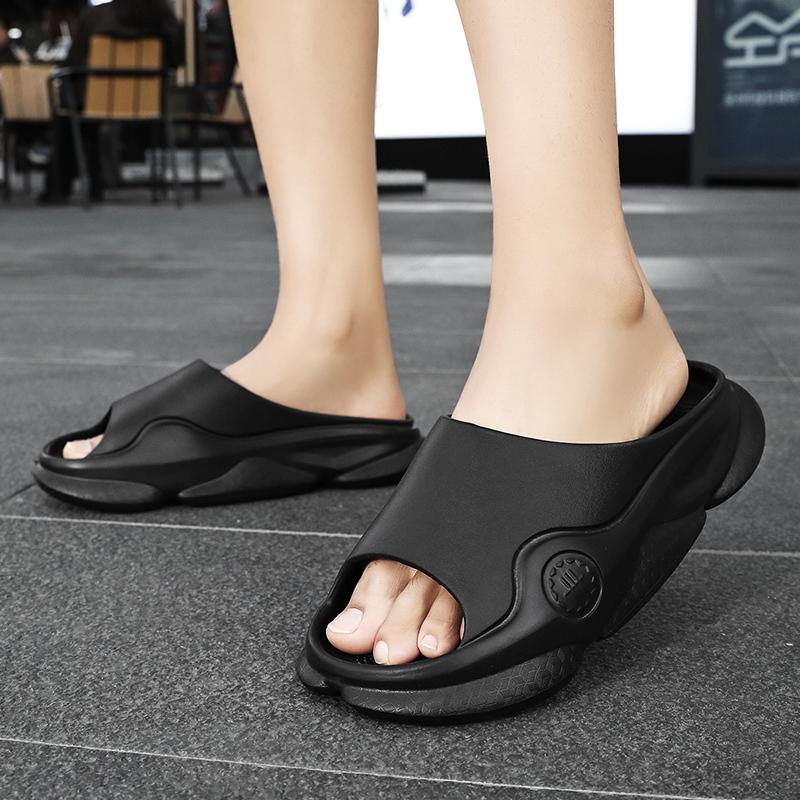 Fashion New Men's EVA Light Sandals Soft Soled Flat Designer Casual Slippers Sports Beach Men's Shoes Bathroom Home Shoes