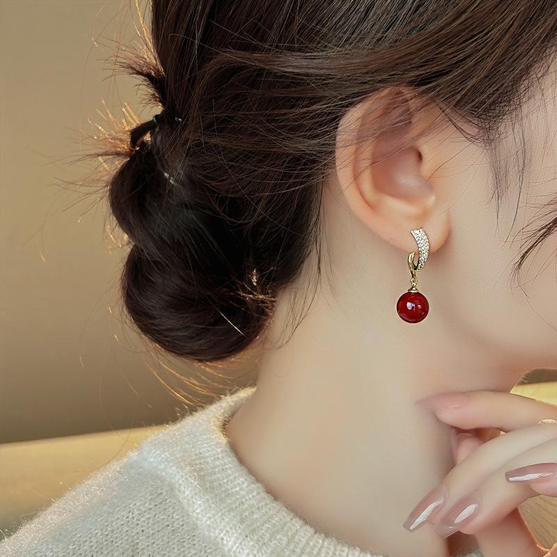 Vintage Ankara Red Pearl Earrings Femininity Earrings Unique Stud Earrings Niche Earrings