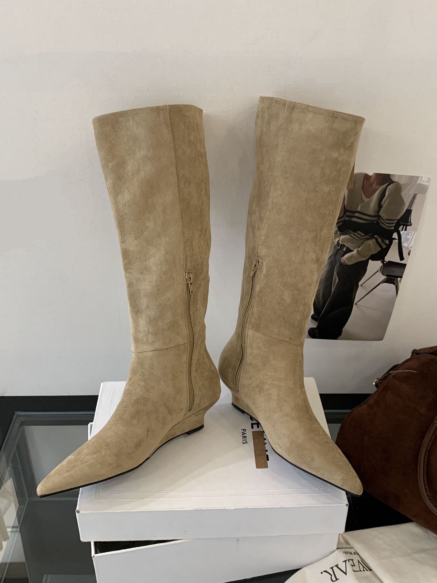 

2025 autumn and winter new fashion suede boots fashion square head heel sleeve boots Martin boots high boots 35