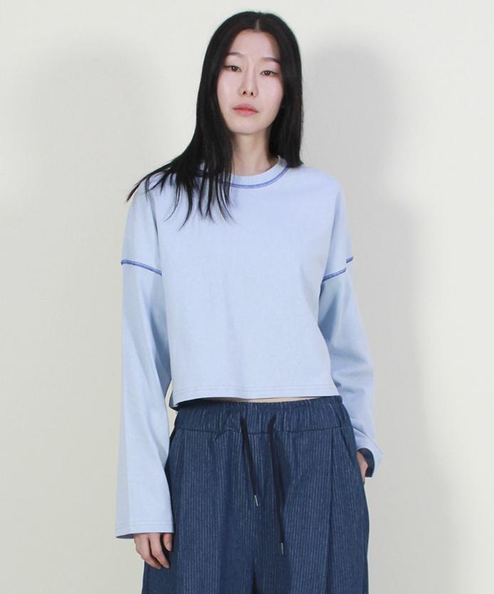 Deumakeu Color Stitch Maxi Crop T-Shirt Sky Blue
