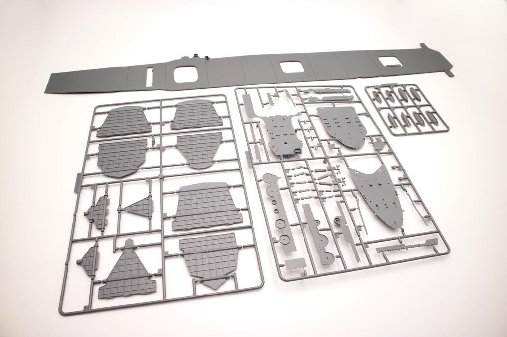 Ship Model Series Japanese Navy Aircraft Carrier Zuikaku the Beginning of the Plastic Model 1/350 No.17 (1945/At War)