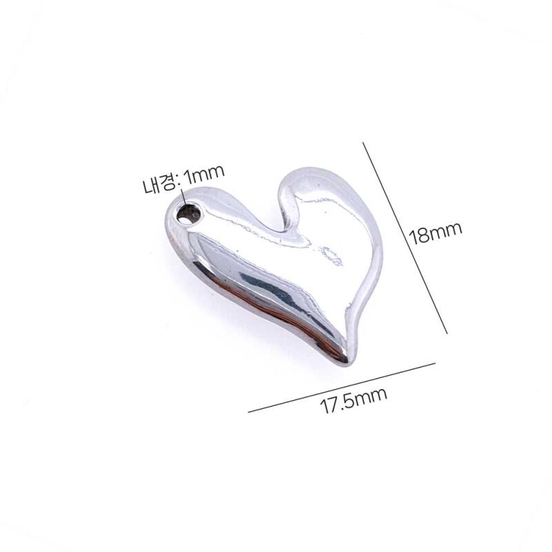 Surgical steel heart pendant accessory