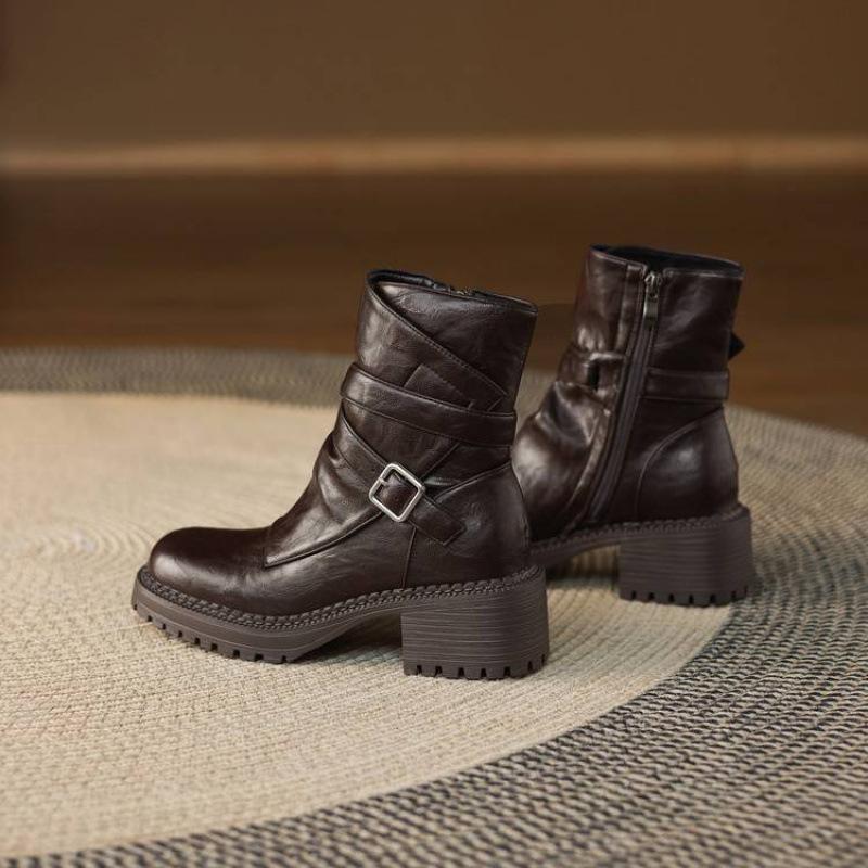 

Korean version of the new medium heel large size women s leather boots solid color square heel round head thick sole non-slip side zipper medi 39