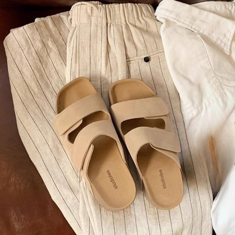 

Обувь на толстой подошве с липучками и ленивый человек в шлепанцах 40 хаки