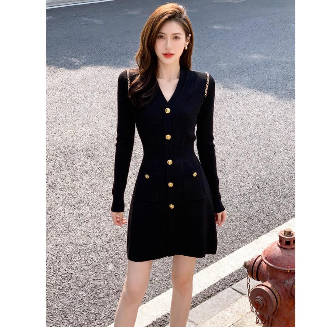 Elegant V-neck Slimming Knit Dress - Autumn/Winter 2025 Collection Small чёрный