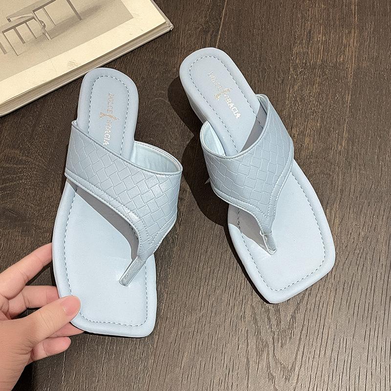 Retro simple and versatile slope heel flip-flops women's summer new casual skirt slippers summer sandals