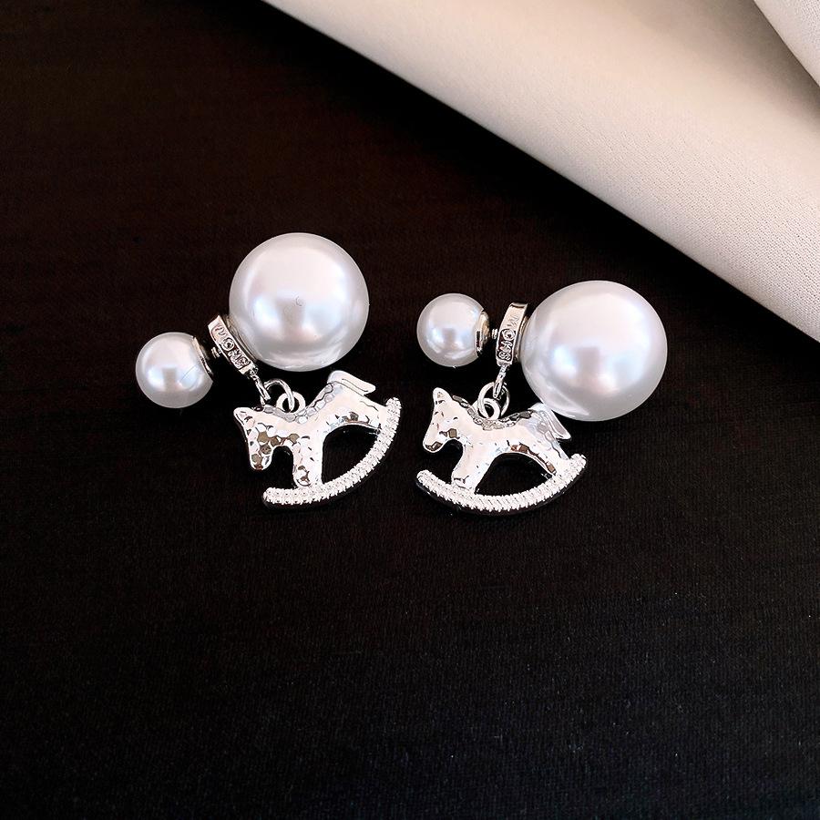 

Korean temperament natal pony pearl earrings earrings fashionable exquisite personalized earrings