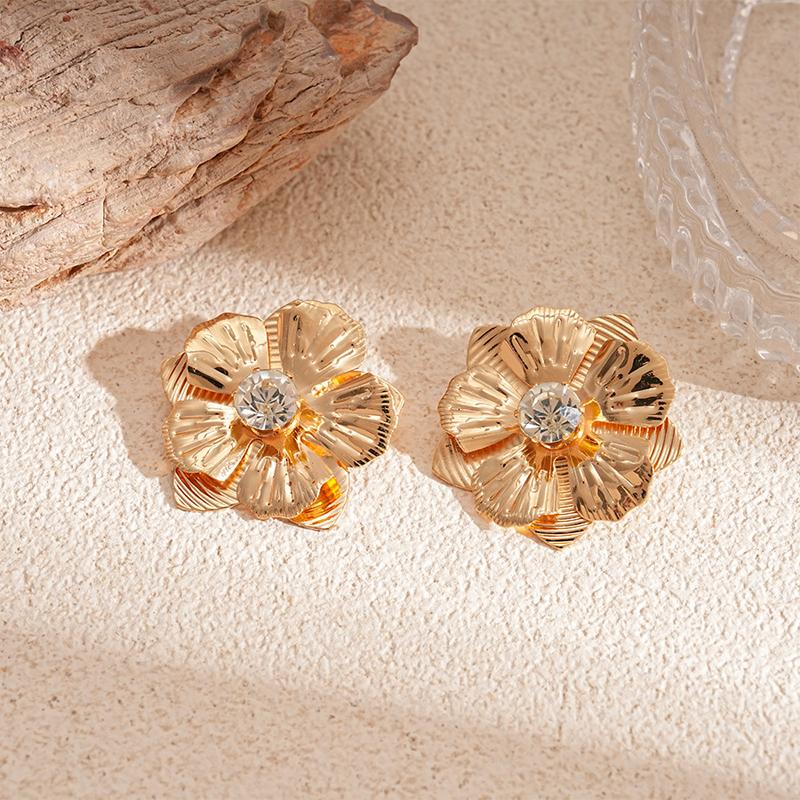 Vintage Gold Color Flower Starfish Geometric Stud Earrings for Women Exquisite Irregular Metal Leaf Earrings Aesthetic Zircon