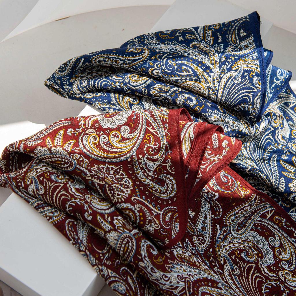 Elegant Double Crepe Women's Scarf: Double-Sided Vintage Print, Fashionable Commute Shawl with Sunscreen and Sunshade Features.