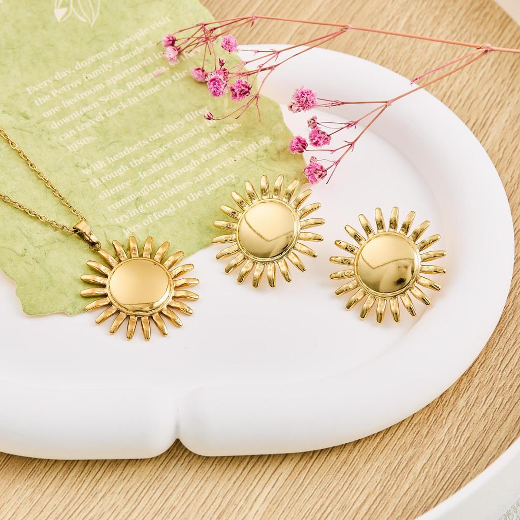 Exquisite Irregular Geometric Pattern Necklace & Earrings Set