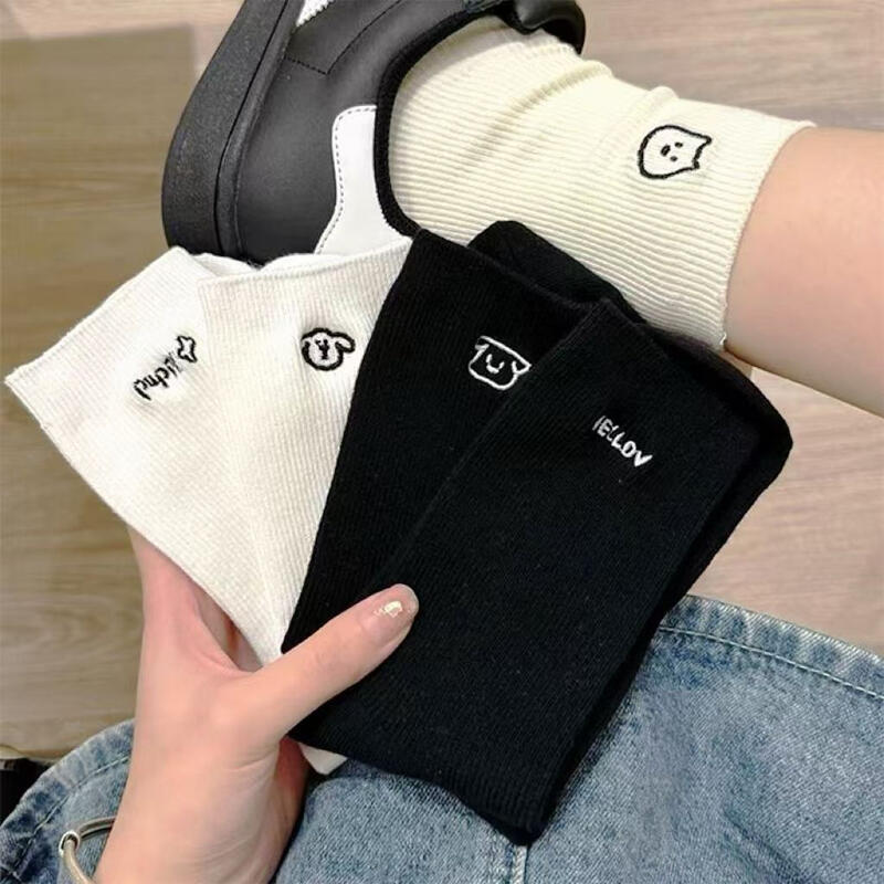 Trix Animal Illustration Women s Mid-Calf Socks (3-Piece) black