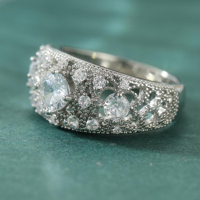 Fashion Dazzle Synthetic Zirconia Silvery Plated Promise Ring for Women Elegant Charm Design Banquet Wedding Jewelry Accessories
