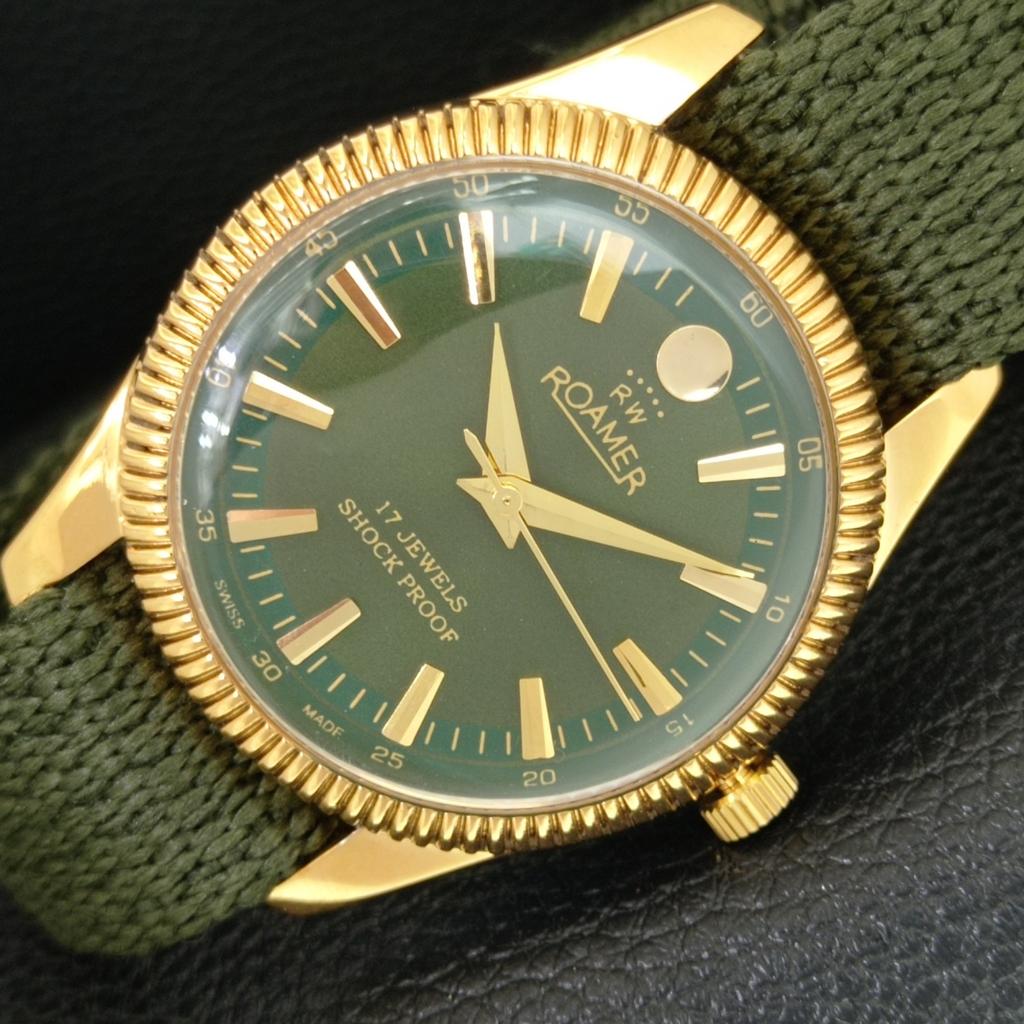 

VINTAGE HAND-WINDING SWISS MENS REFURBISHED GREEN COLOR DIAL WATCH a707401-1