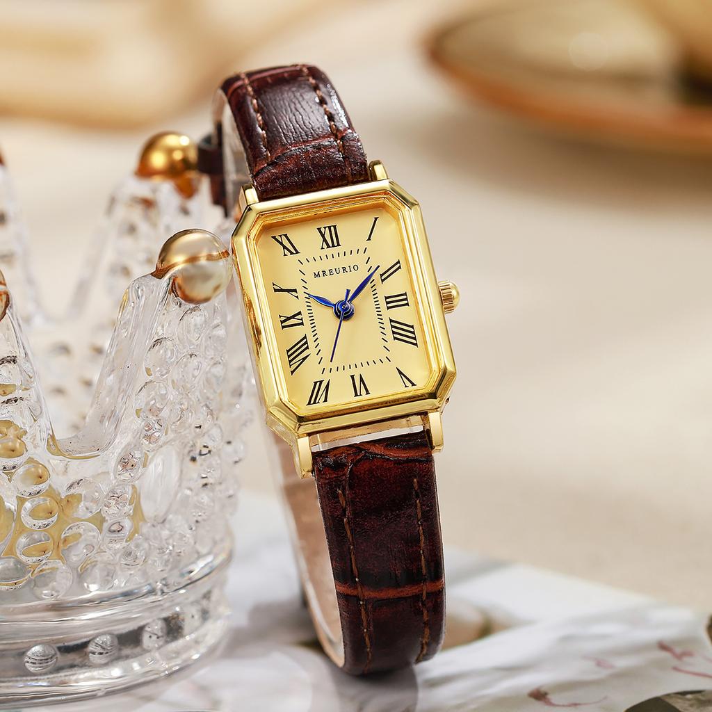 Women Square Quartz Watch Retro Roman Numerals Dial Black Leather Strap Elegant Casual Office Ladies Wristwatch
