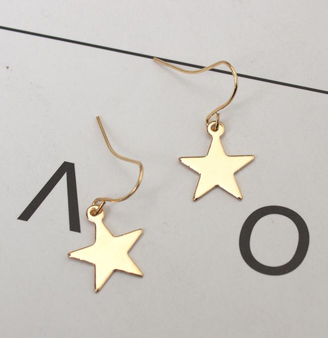 

2017 New Hollow Geometry Earrings Heart Sweet Gold Love Earrings Women Gifts Zircon Orecchini Brincos Pendientes Oorbellen золотой