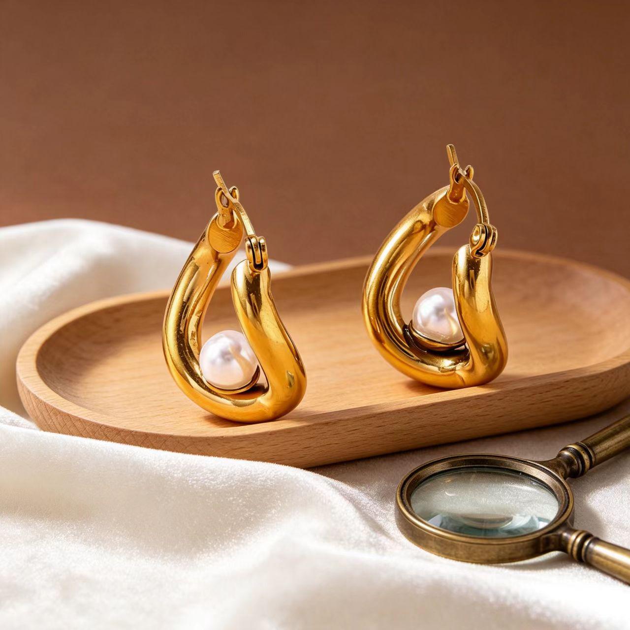 European-Inspired Gold Plated U-Shaped Pearl Ear Cuffs, Titanium Steel, Versatile Irregular Design for Women 18K Gold-plated