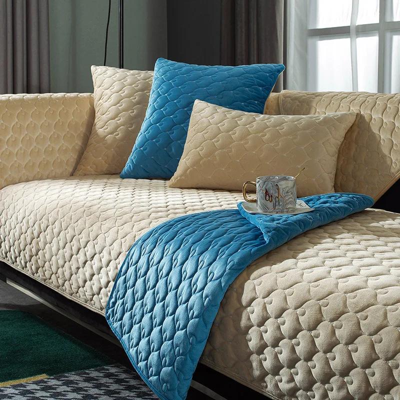 Verdickter Kurzplüsch-Sitzbezug für Wohnzimmer Warme Winter-Sofahandfläche Universal Rutschfeste Sofamatte Sofadecke Kissen