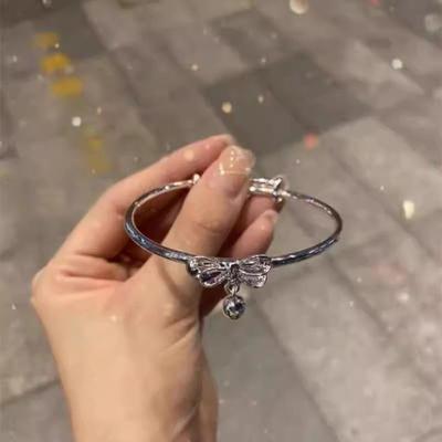 Adorable Young Girl Bow-shaped Bell Bracelet - Simple, Fresh and Elegant, Suitable for All Occasions.