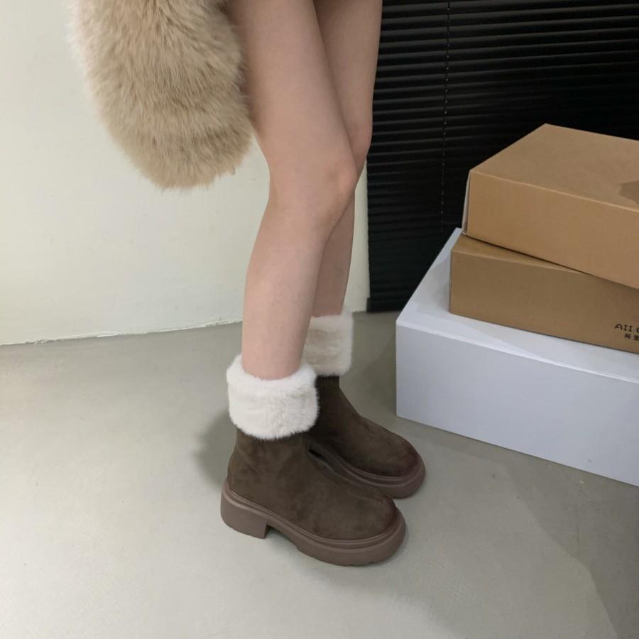 2025 Autumn and Winter New Korean Version Fashion Boots Round Head Rear Zipper Middle Heel Thin Martin Boots Large Size Short Fluffy Boots