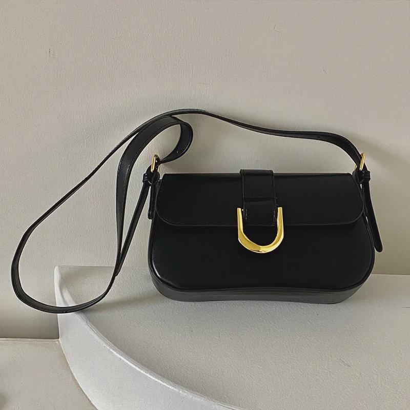 Women's Retro Wine Red Messenger Bag - 2024 Autumn/Winter Collection, Horseshoe Buckle, Small Square Underarm Shoulder Bag