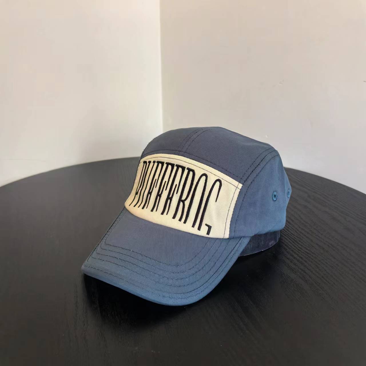 

2025 новая американская ретро бейсболка с европейским и американским буквенным принтом, большая окружность головы, универсальная кепка с изображением маленького лица M（56-58cm） тёмно-синий