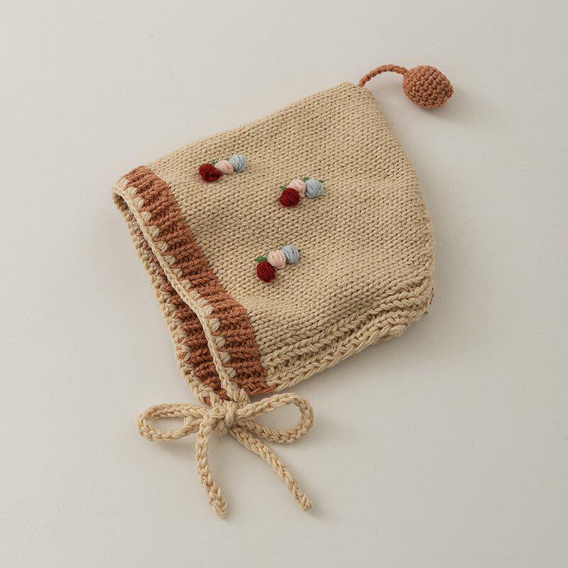 Koreańska Ręcznie Robiona Czapka Beanie z Wiązaniem Wiśniowa: Ciepła dzianinowa czapka wełniana z ochroną uszu dla małych dziewczynek