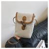 New Simple Casual Small Bag Women's Niche Design Shoulder Messenger Bag Fashionable Versatile Mobile Phone Bag