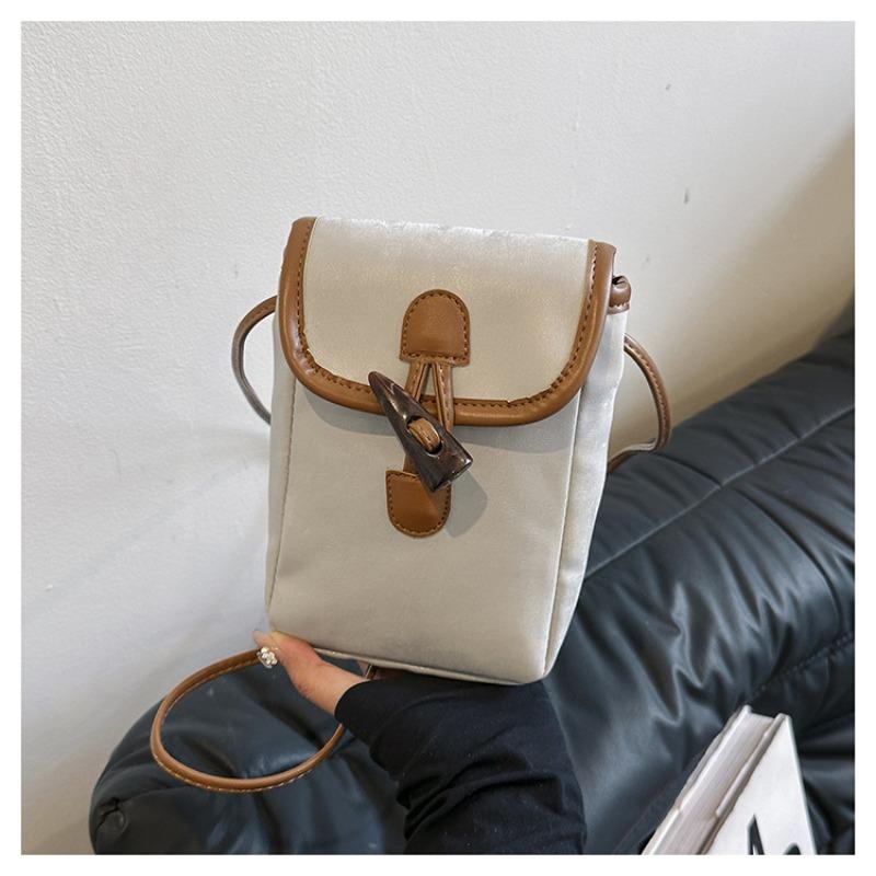 New Simple Casual Small Bag Women's Niche Design Shoulder Messenger Bag Fashionable Versatile Mobile Phone Bag