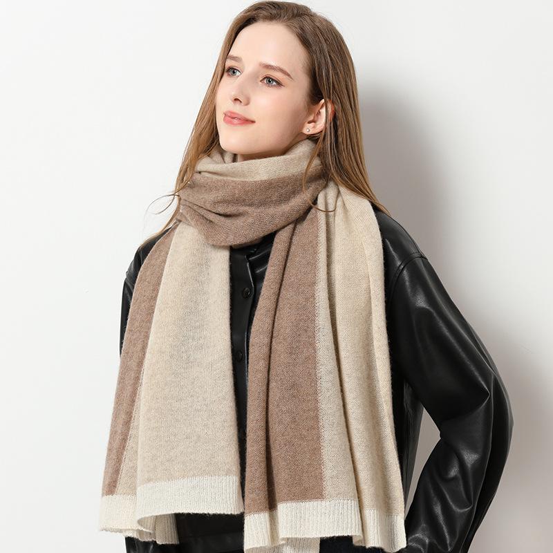 

High-grade 100% pure cashmere scarf women s autumn and winter Albas light luxury gradual change water ripple warm shawl gift box 180cm бежевий