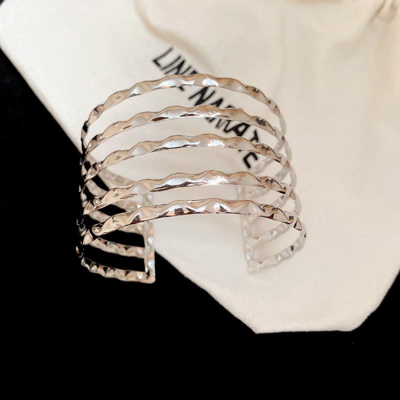 

Браслет «Лист» в стиле «легкая роскошь», Персонализированный трендовый дизайн, Кольцо на руку, Утонченный, Простые нишевые украшения для женщин