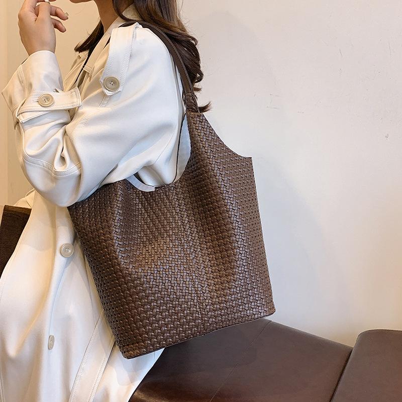 Retro Large-Capacity Bag Women'S Fashion Simple Shoulder Bag Soft Surface Casual Commuting Texture Tote Bag