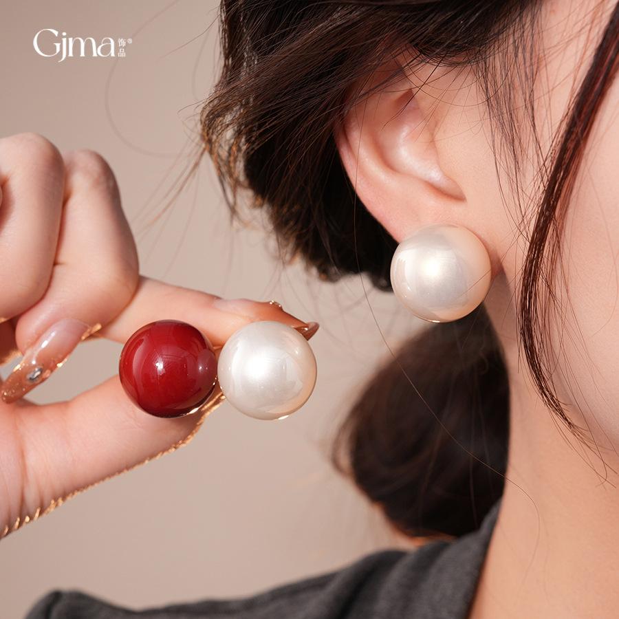 Retro Hong Kong style simple geometric round pearl stud earrings temperament earrings women