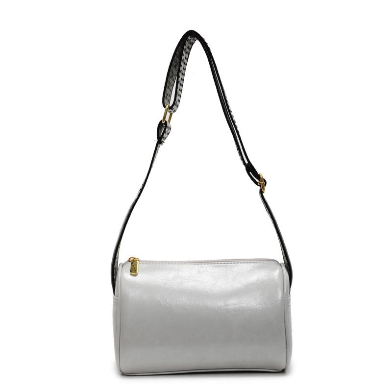 New shoulder bag fashion messenger bag versatile casual large-capacity commuter bag